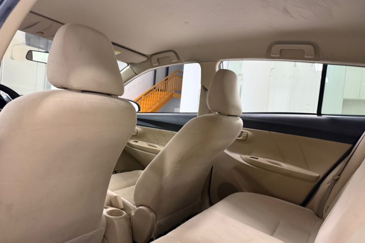 Used Toyota YARiS L Zhi Xuan 2014 1.3E Automatic Charm Edition Headliner