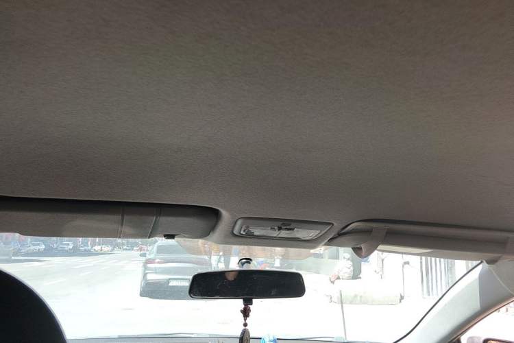 Used Toyota YARiS L Zhi Xuan 2014 1.3E Manual Charm Edition Headliner