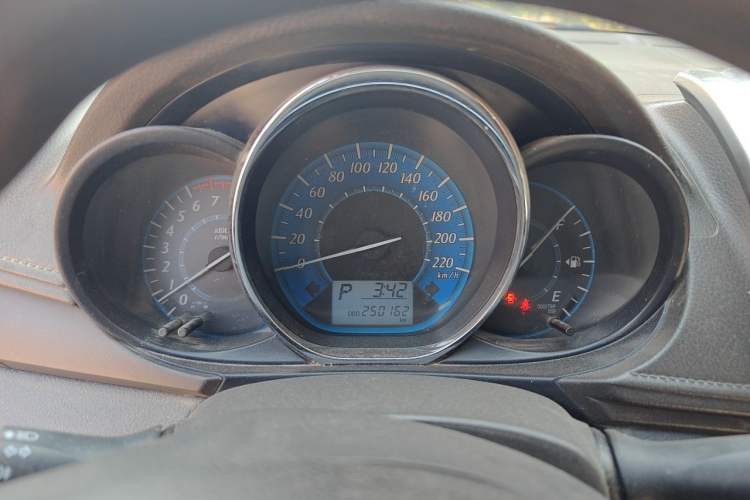 Used Toyota YARiS L Zhi Xuan 2014 1.3E Automatic Charm Edition Instrument Cluster