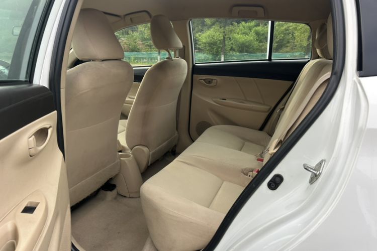 Used Toyota YARiS L Zhi Xuan 2014 1.3E Manual Charm Edition Interior 1