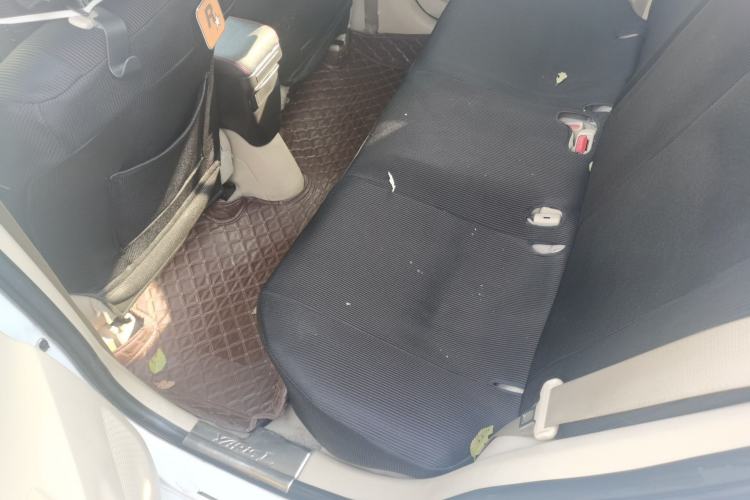 Used Toyota YARiS L Zhi Xuan 2014 1.3E Manual Charm Edition Interior 1