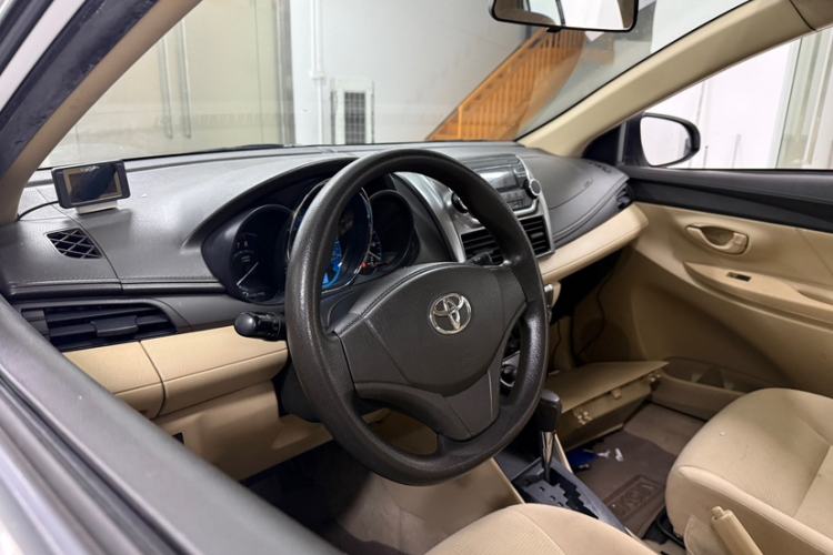 Used Toyota YARiS L Zhi Xuan 2014 1.3E Automatic Charm Edition Interior 1