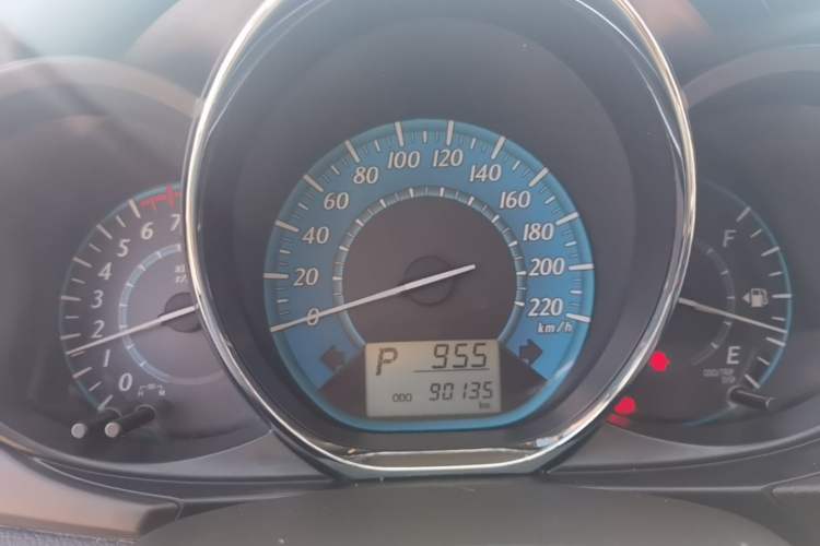 Used Toyota YARiS L Zhi Xuan 2014 1.3E Automatic Charm Edition Interior 1