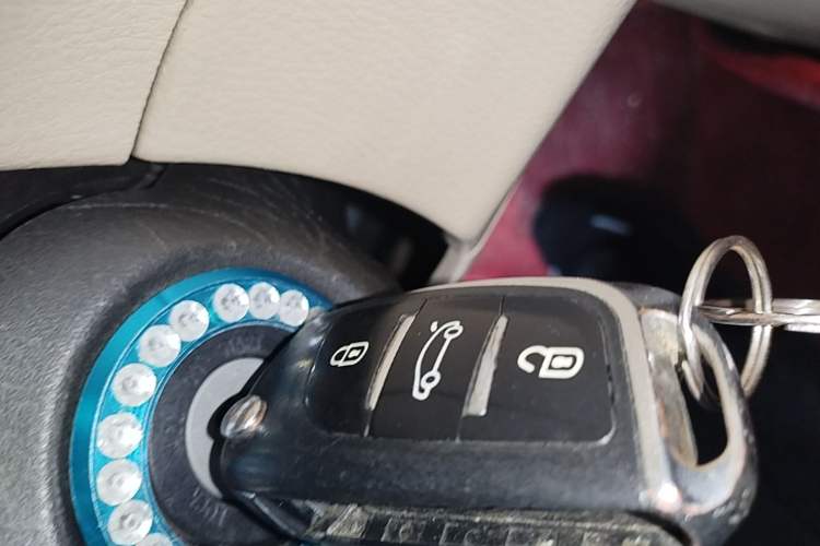 Used Toyota YARiS L Zhi Xuan 2014 1.3E Automatic Charm Edition Interior 1