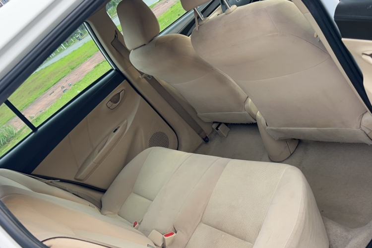Used Toyota YARiS L Zhi Xuan 2014 1.3E Manual Charm Edition Interior 10