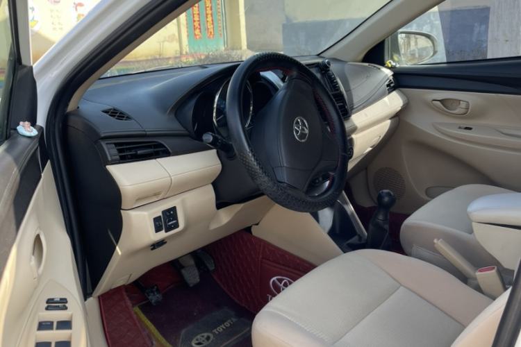 Used Toyota YARiS L Zhi Xuan 2014 1.3E Manual Charm Edition Interior 2