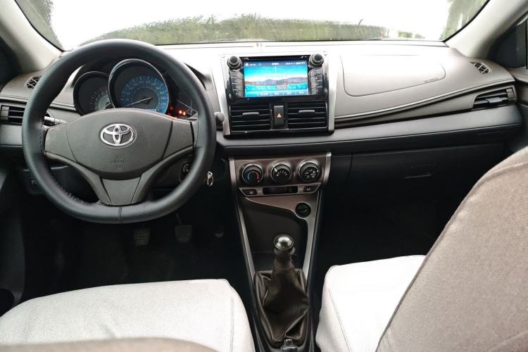 Used Toyota YARiS L Zhi Xuan 2014 1.3E Manual Charm Edition Interior 2