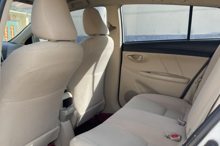 Used Toyota YARiS L Zhi Xuan 2014 1.3E Manual Charm Edition Interior 3