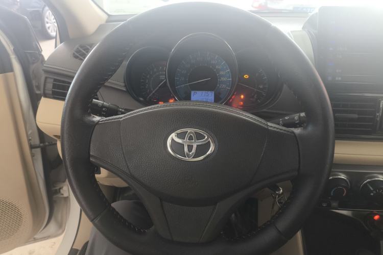 Used Toyota YARiS L Zhi Xuan 2014 1.3E Automatic Charm Edition Interior 3