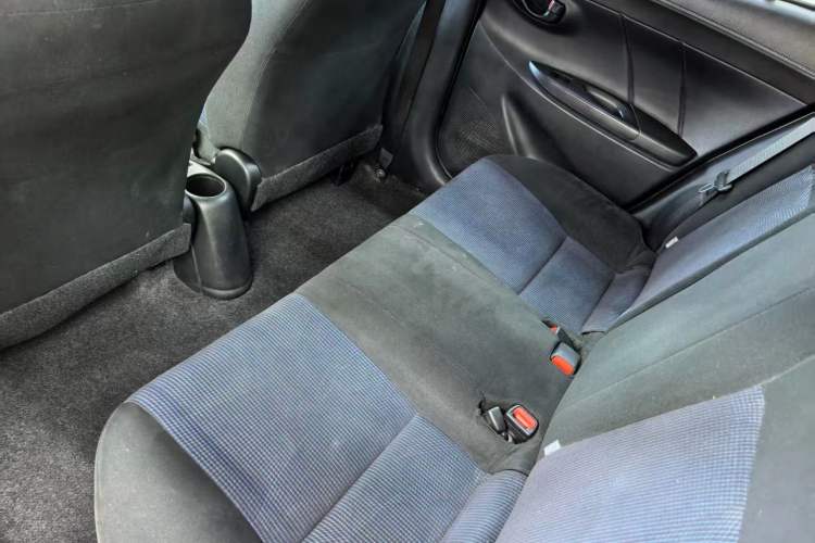 Used Toyota YARiS L Zhi Xuan 2014 1.3E Manual Charm Edition Interior 3