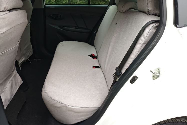 Used Toyota YARiS L Zhi Xuan 2014 1.3E Manual Charm Edition Interior 4