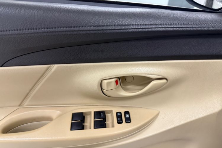 Used Toyota YARiS L Zhi Xuan 2014 1.3E Automatic Charm Edition Interior 4
