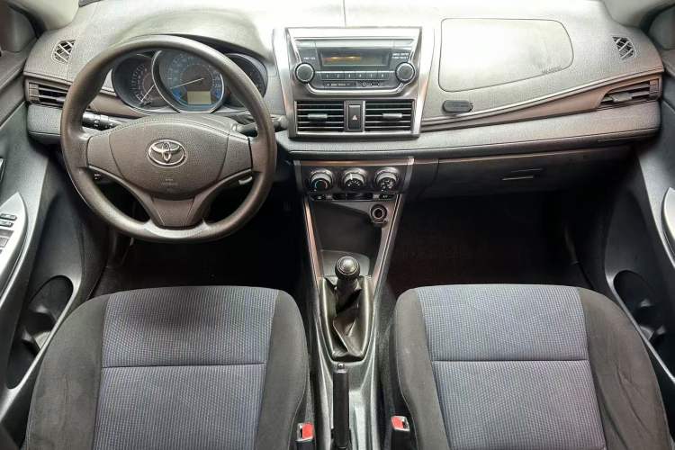 Used Toyota YARiS L Zhi Xuan 2014 1.3E Manual Charm Edition Interior 5