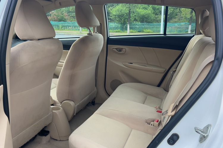 Used Toyota YARiS L Zhi Xuan 2014 1.3E Manual Charm Edition Interior 6