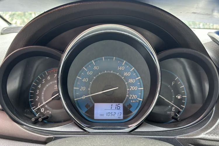 Used Toyota YARiS L Zhi Xuan 2014 1.3E Manual Charm Edition Interior 6