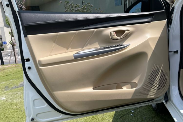 Used Toyota YARiS L Zhi Xuan 2014 1.5G Automatic Xuan Dong Edition Interior 9
