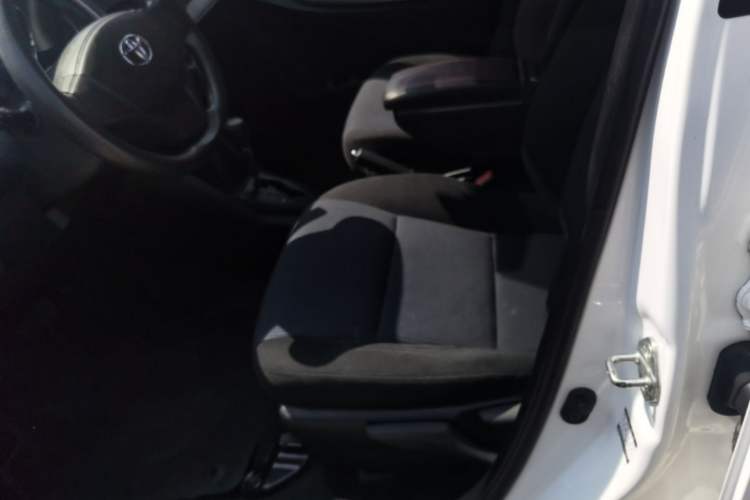 Used Toyota YARiS L Zhi Xuan 2014 1.3E Automatic Charm Edition Left Front Seat