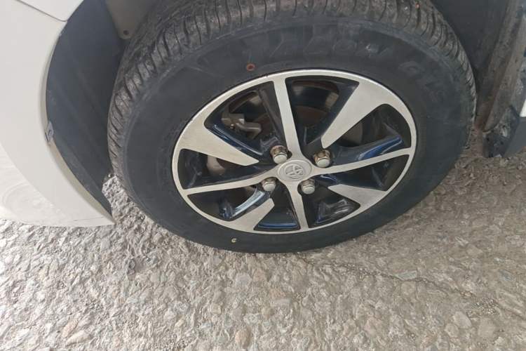 Used Toyota YARiS L Zhi Xuan 2014 1.3E Manual Charm Edition Left Front Wheel Hub