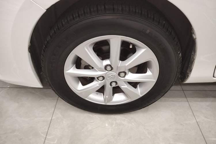 Used Toyota YARiS L Zhi Xuan 2014 1.5G Automatic Xuan Dong Edition Left Front Wheel Hub