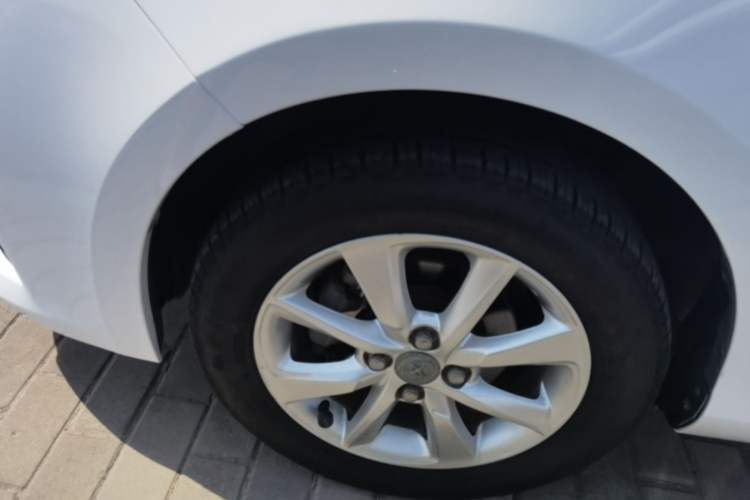 Used Toyota YARiS L Zhi Xuan 2014 1.3E Automatic Charm Edition Left Front Wheel Hub