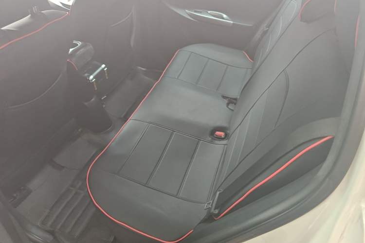 Used Toyota YARiS L Zhi Xuan 2014 1.3E Manual Charm Edition Left Rear Seat