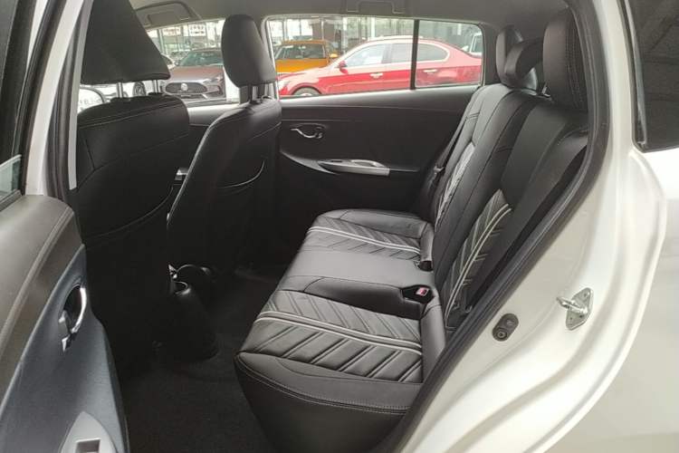 Used Toyota YARiS L Zhi Xuan 2014 1.3E Manual Charm Edition Left Rear Seat