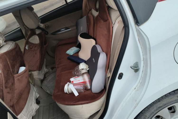 Used Toyota YARiS L Zhi Xuan 2014 1.3E Manual Charm Edition Left Rear Seat