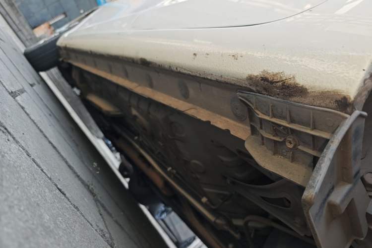 Used Toyota YARiS L Zhi Xuan 2014 1.3E Manual Charm Edition Left Side Sill