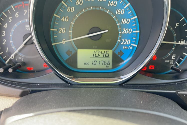 Used Toyota YARiS L Zhi Xuan 2014 1.3E Manual Charm Edition Odometer Close Up