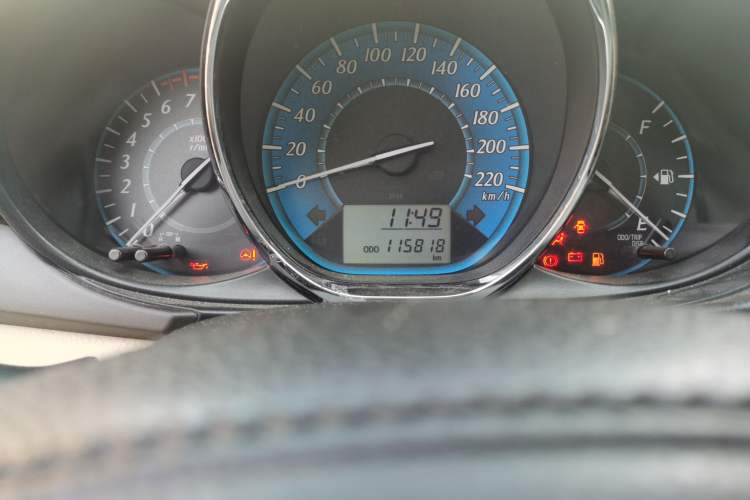 Used Toyota YARiS L Zhi Xuan 2014 1.3E Manual Charm Edition Odometer Close Up