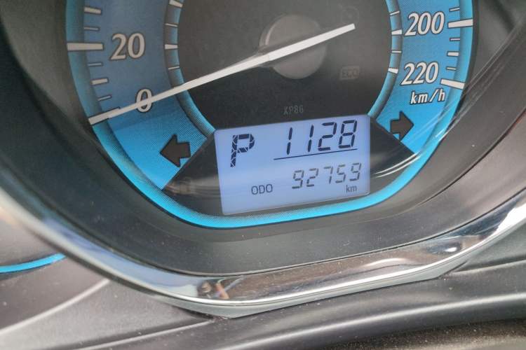Used Toyota YARiS L Zhi Xuan 2014 1.3E Automatic Charm Edition Odometer Close Up