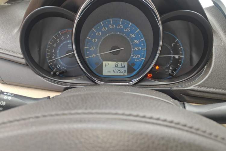 Used Toyota YARiS L Zhi Xuan 2014 1.3E Automatic Charm Edition Odometer Close Up