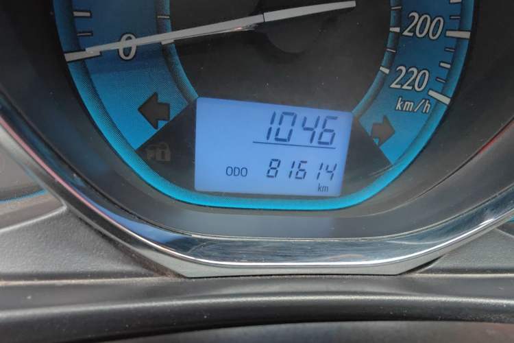 Used Toyota YARiS L Zhi Xuan 2014 1.3L Manual Dynamic Edition Odometer Close Up