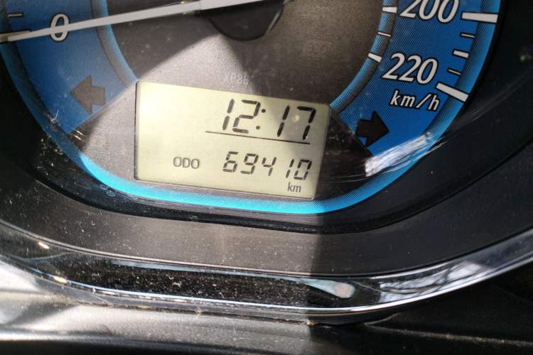 Used Toyota YARiS L Zhi Xuan 2014 1.5G Manual Xuan Dong Edition Odometer Close Up