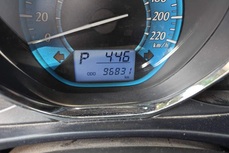 Used Toyota YARiS L Zhi Xuan 2014 1.3E Automatic Charm Edition Odometer Close Up