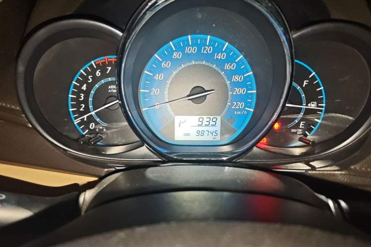 Used Toyota YARiS L Zhi Xuan 2014 1.3E Automatic Charm Edition Odometer Close Up