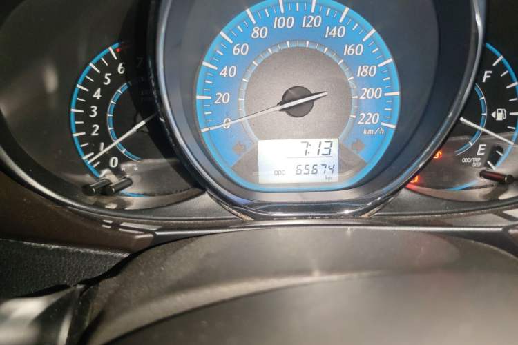 Used Toyota YARiS L Zhi Xuan 2014 1.3E Manual Charm Edition Odometer Close Up