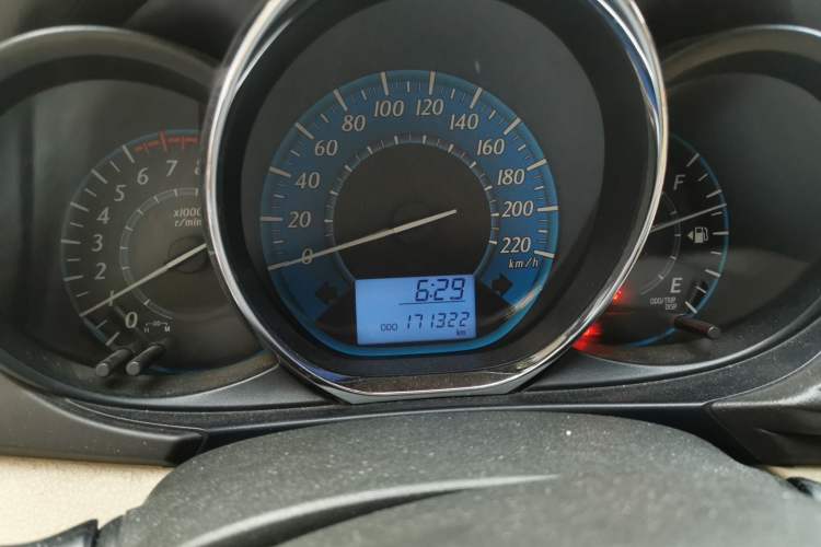 Used Toyota YARiS L Zhi Xuan 2014 1.5G Manual Xuan Dong Edition Odometer Close Up