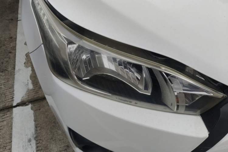 Used Toyota YARiS L Zhi Xuan 2014 1.3E Automatic Charm Edition Right Front Headlight