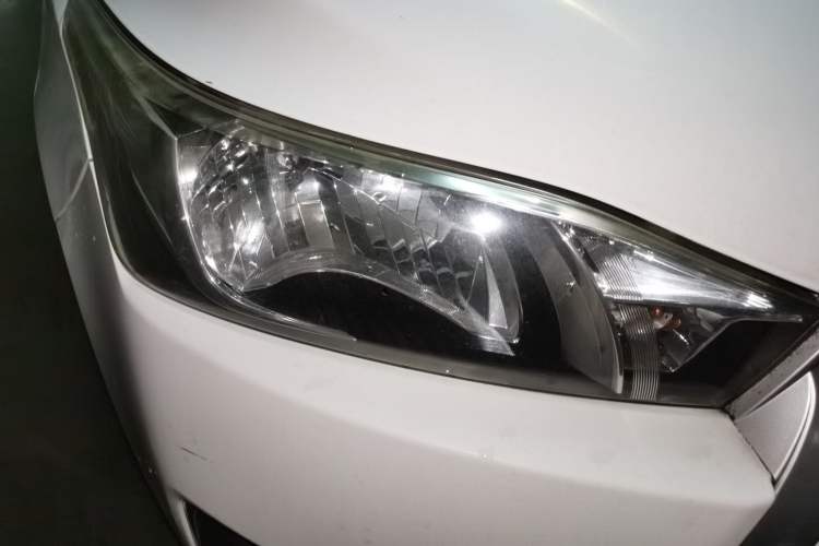 Used Toyota YARiS L Zhi Xuan 2014 1.5G Automatic Xuan Dong Edition Right Front Headlight