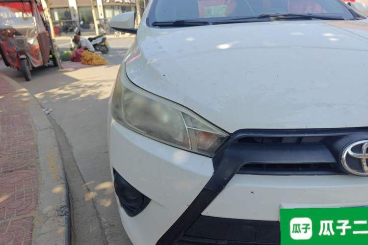 Used Toyota YARiS L Zhi Xuan 2014 1.3E Automatic Charm Edition Right Front Headlight