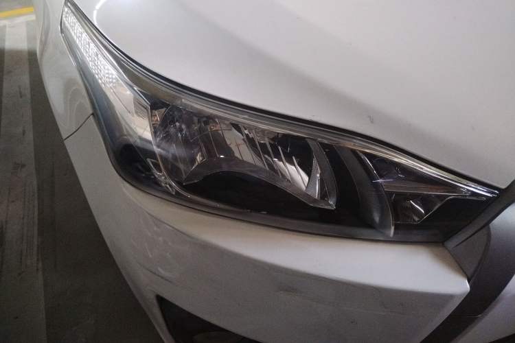 Used Toyota YARiS L Zhi Xuan 2014 1.5G Automatic Xuan Dong Edition Right Front Headlight