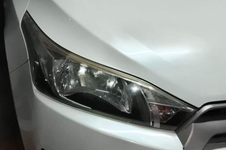 Used Toyota YARiS L Zhi Xuan 2014 1.5G Automatic Xuan Dong Edition Right Front Headlight