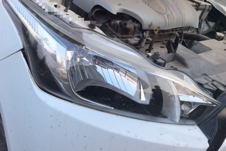 Used Toyota YARiS L Zhi Xuan 2014 1.3E Manual Charm Edition Right Front Headlight