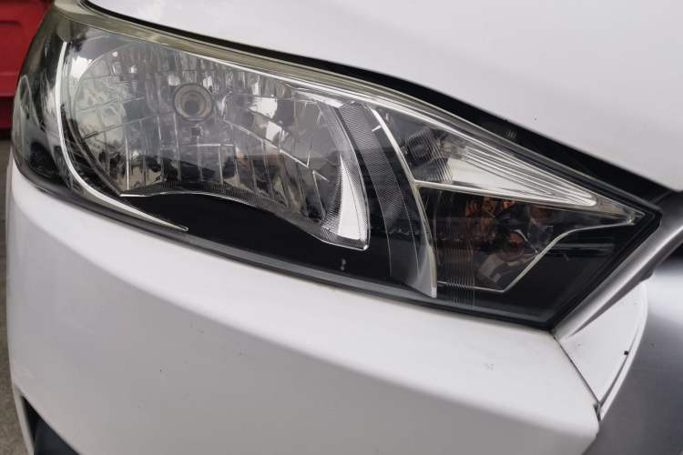 Used Toyota YARiS L Zhi Xuan 2014 1.3E Manual Charm Edition Right Front Headlight