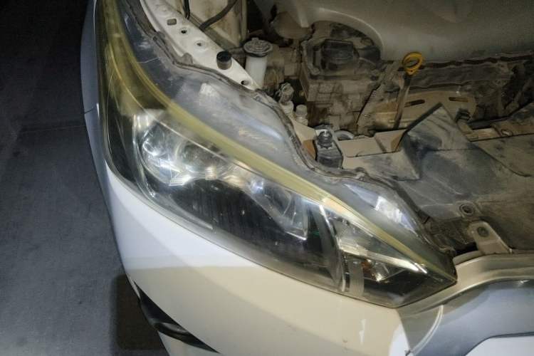 Used Toyota YARiS L Zhi Xuan 2014 1.5G Automatic Xuan Dong Edition Right Front Headlight