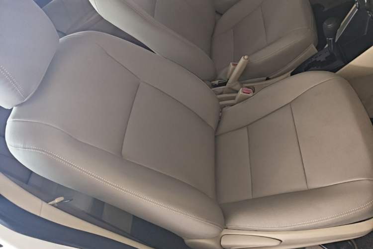 Used Toyota YARiS L Zhi Xuan 2014 1.3E Automatic Charm Edition Right Front Seat