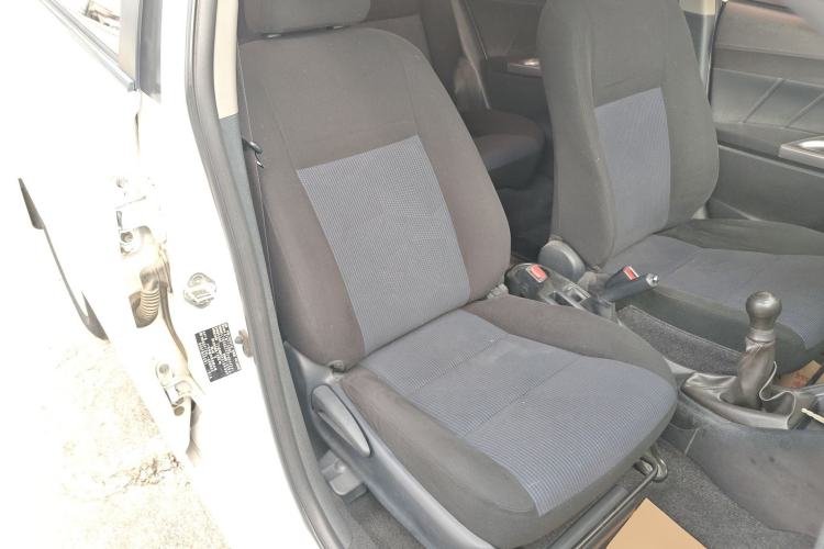 Used Toyota YARiS L Zhi Xuan 2014 1.3E Manual Charm Edition Right Front Seat