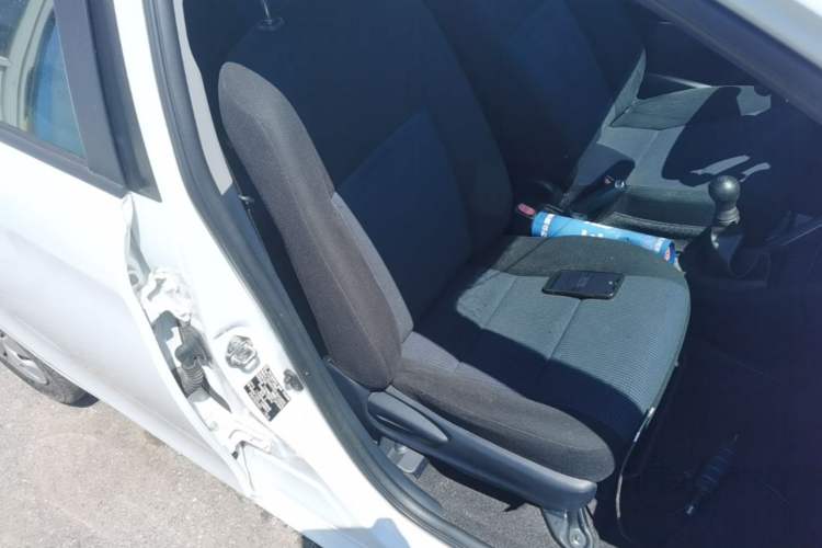 Used Toyota YARiS L Zhi Xuan 2014 1.3E Manual Charm Edition Right Front Seat