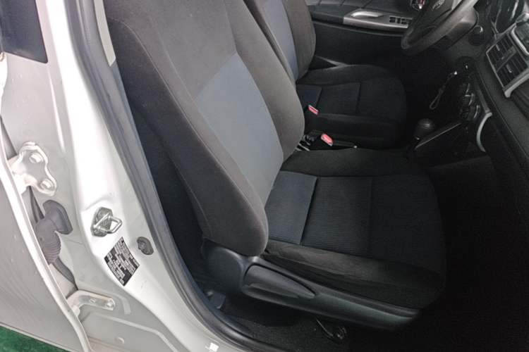 Used Toyota YARiS L Zhi Xuan 2014 1.3E Automatic Charm Edition Right Front Seat